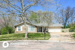 12820 Bright Oaks Ct in Florissant, MO - Building Photo