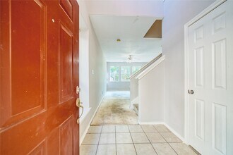 2907 Hackamore Ln in Houston, TX - Foto de edificio - Building Photo