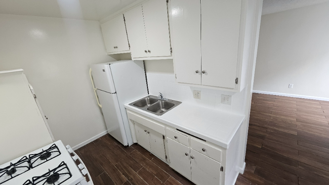 866 W 126th St in Los Angeles, CA - Building Photo - Building Photo