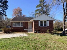 1217 Oakridge Ave in Henderson, NC - Building Photo