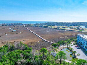 662 William Hilton Pkwy in Hilton Head Island, SC - Foto de edificio - Building Photo