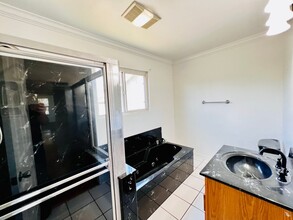 2258 E 65th St in Long Beach, CA - Building Photo - Building Photo