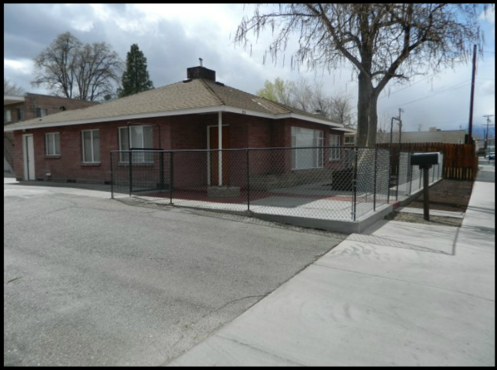 212 E Pine St in Bishop, CA - Building Photo