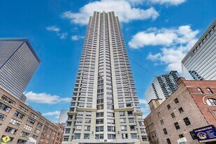 440 N Wabash Ave in Chicago, IL - Building Photo