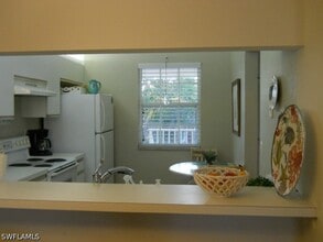 332 Bradstrom Cir in Naples, FL - Building Photo - Building Photo