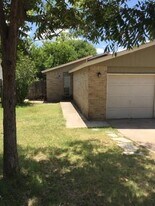 10003 Rutland Village E in Austin, TX - Building Photo