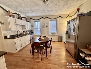 26 Egleston St, Unit 1 in Boston, MA - Foto de edificio - Building Photo