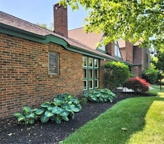 4554 Sandringham Dr in Columbus, OH - Building Photo
