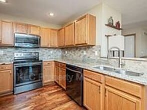 9465 Wilson St in West Des Moines, IA - Building Photo - Building Photo