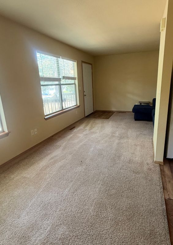 594 Shadowrock Dr in Forsyth, MO - Foto de edificio - Building Photo