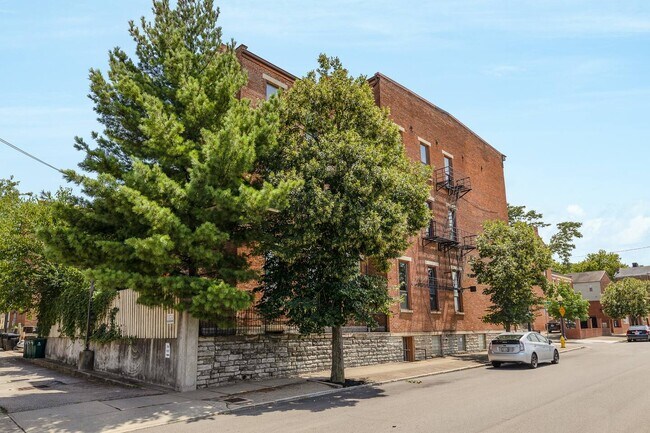 440 Hopkins St, Unit #3 in Cincinnati, OH - Building Photo - Building Photo