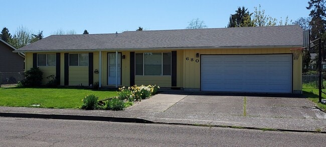 property at 680 W Isabella St
