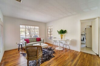 1305 Kirkwood Rd in Austin, TX - Building Photo - Building Photo