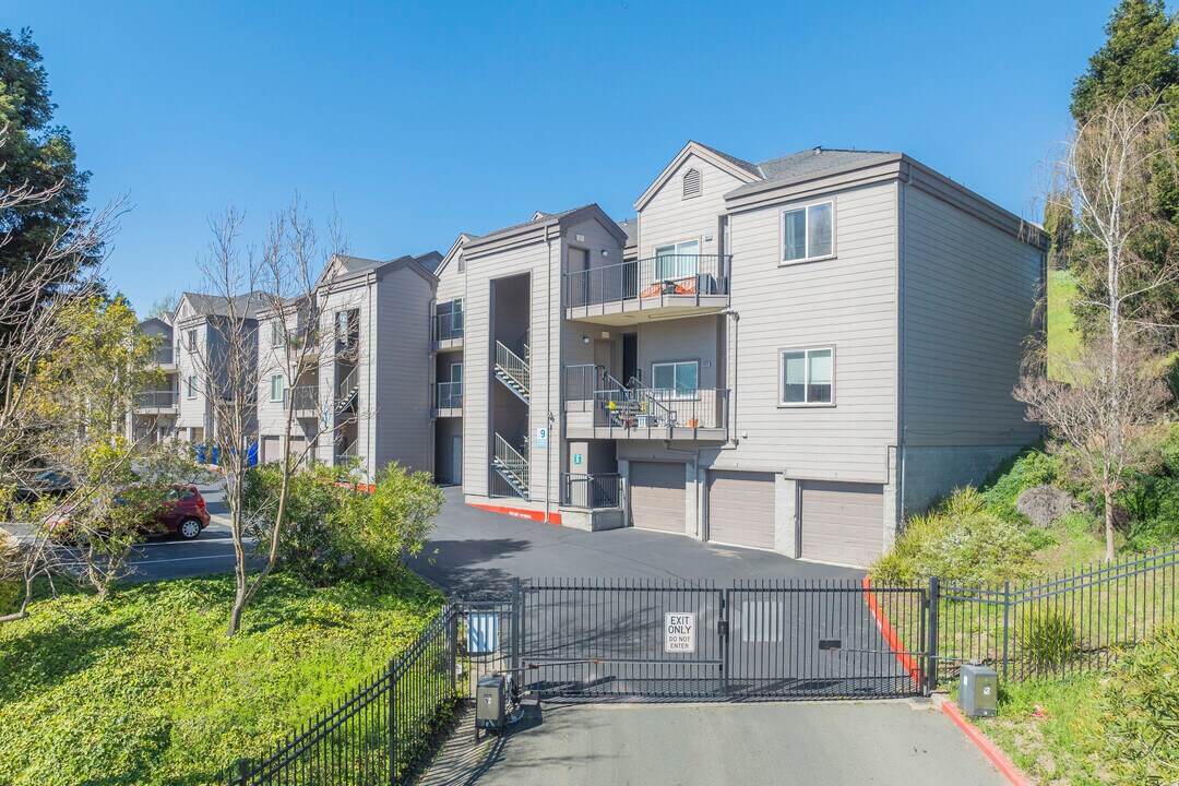 The Terraces in El Sobrante, CA - Foto de edificio