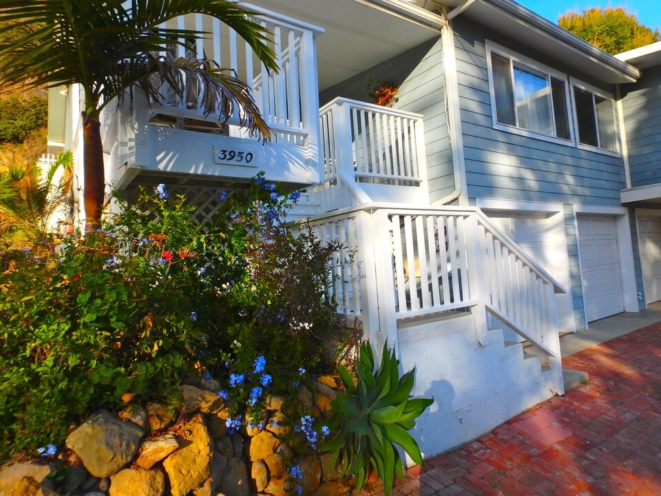 3950 Las Flores Canyon Rd in Malibu, CA - Building Photo