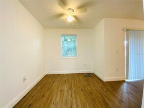 305 Wellington Ct in Tampa, FL - Building Photo - Building Photo