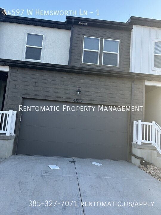 4597 W Hemsworth Ln in Riverton, UT - Building Photo