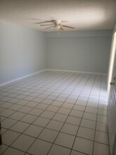 3209 32nd Way in West Palm Beach, FL - Building Photo - Building Photo