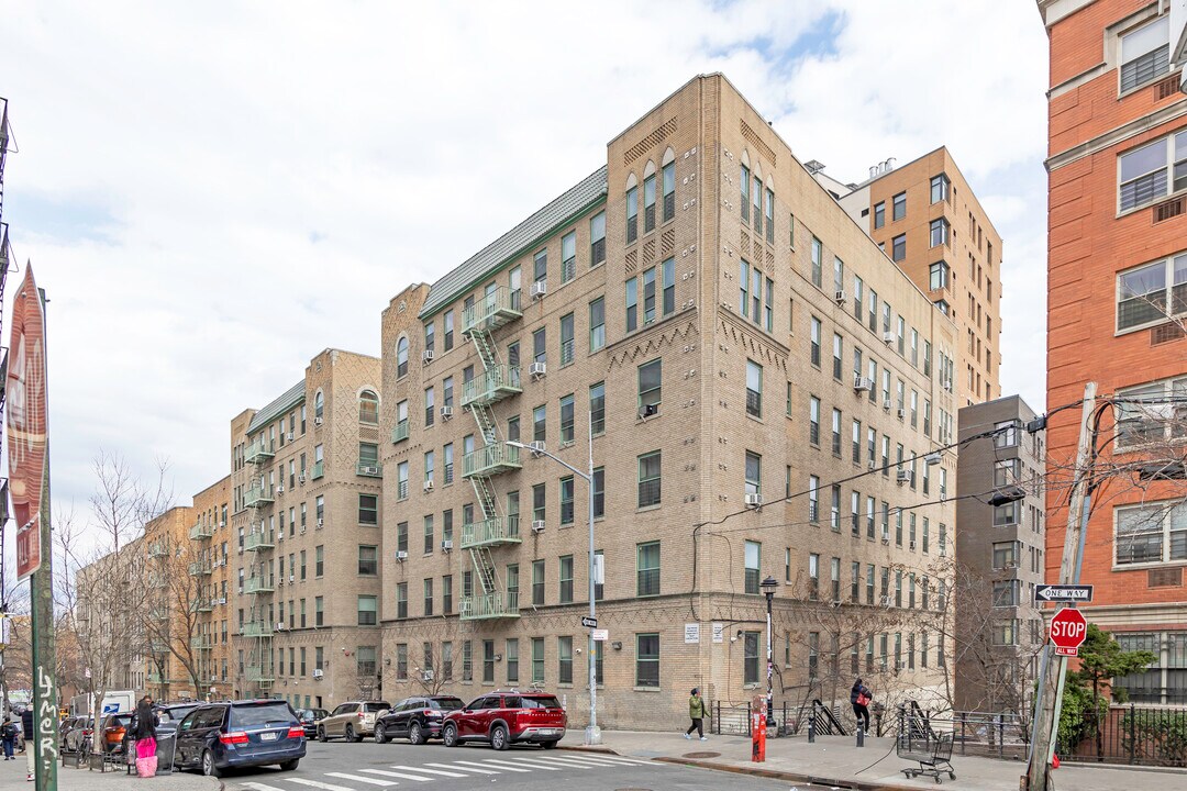 1770 Davidson Ave in Bronx, NY - Building Photo
