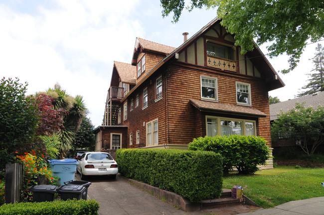 2829 Prince St in Berkeley, CA - Foto de edificio - Building Photo