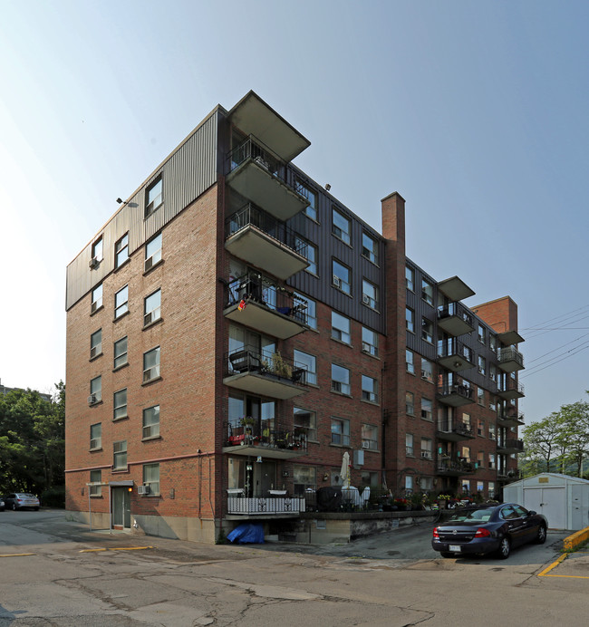 Granite Chalet in Hamilton, ON - Building Photo - Building Photo