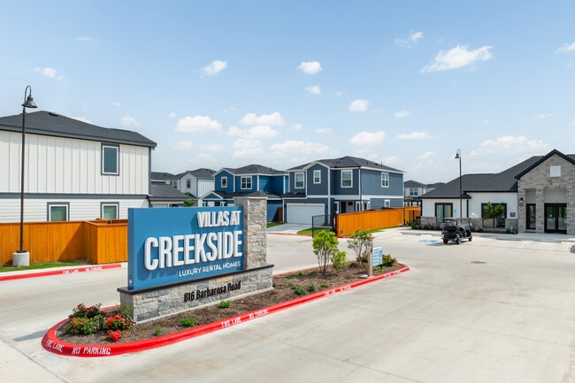 Villas at Creekside in New Braunfels, TX - Building Photo - Building Photo