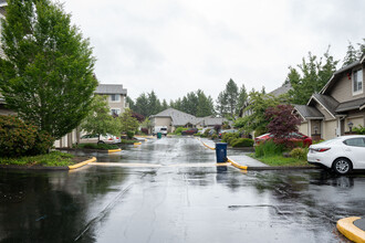 English Cove in Redmond, WA - Building Photo - Building Photo