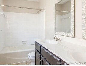 295 Warton Ln in Fayetteville, NC - Foto de edificio - Building Photo