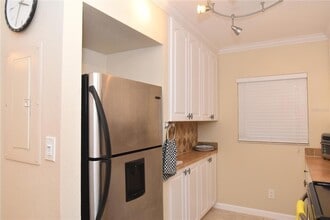 3700 S Osprey Ave, Unit 315 in Sarasota, FL - Building Photo - Building Photo