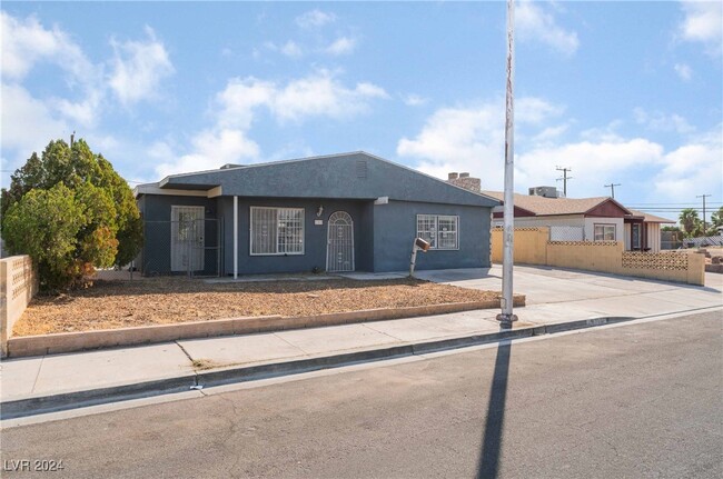 713 Slayton Dr in Las Vegas, NV - Building Photo - Building Photo