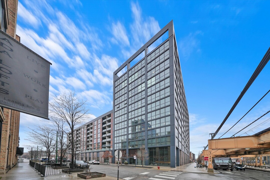 180 N Ada St in Chicago, IL - Building Photo