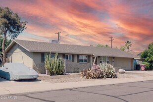 6744 E Vernon Ave in Scottsdale, AZ - Building Photo