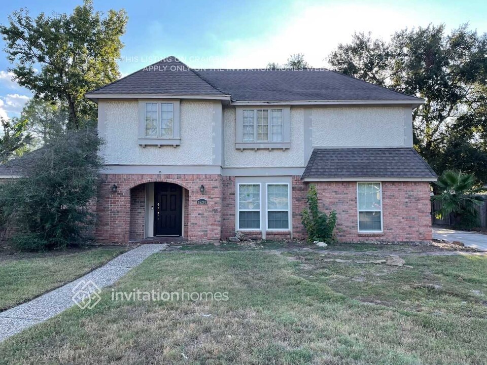 16207 Southampton Dr in Spring, TX - Building Photo