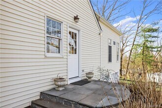 152 Forest Dr in Mt Kisco, NY - Building Photo - Building Photo