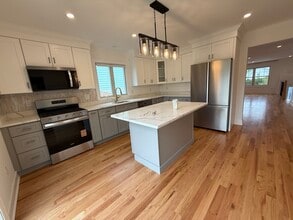 374 Semel Ave, Unit A in Garfield, NJ - Foto de edificio - Building Photo