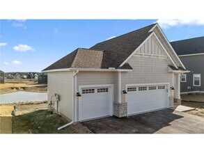 10180 Shadyview Ln N in Maple Grove, MN - Building Photo - Building Photo