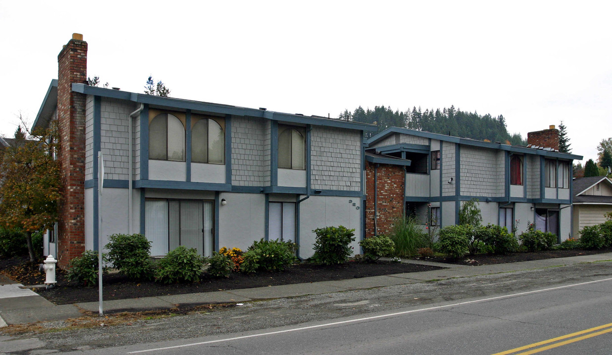 320 E Sunset Way in Issaquah, WA - Building Photo