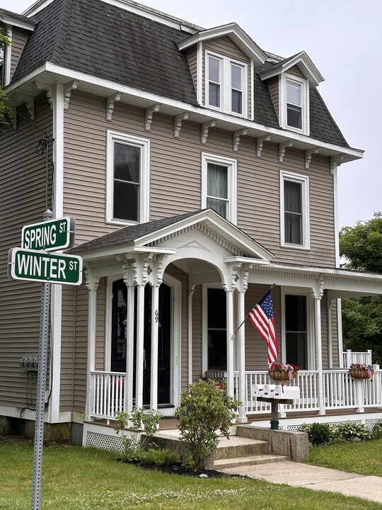 69 Winter St in Killingly, CT - Building Photo