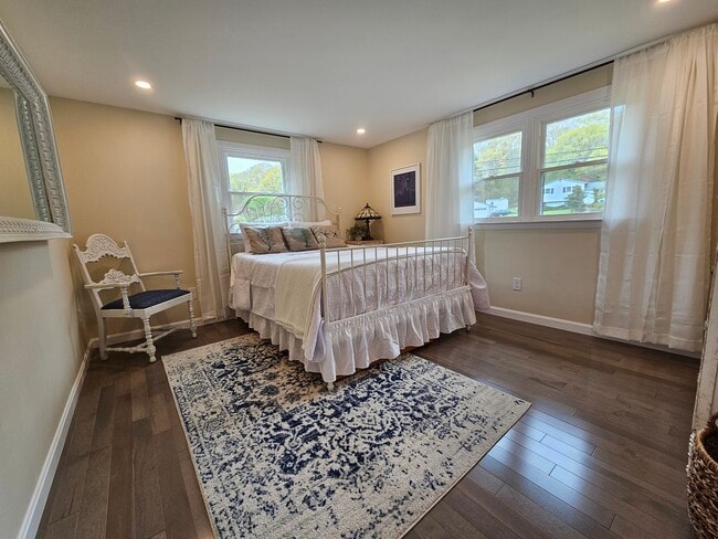 22 Bush Hill Dr in Niantic, CT - Building Photo - Building Photo
