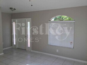 10036 NW 126th Terrace in Hialeah Gardens, FL - Building Photo - Building Photo