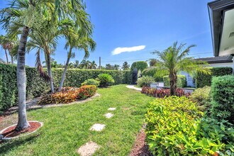 850 W Camino Real in Boca Raton, FL - Building Photo - Building Photo