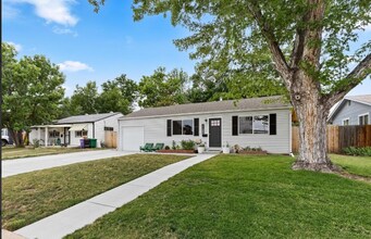 2105 S Hazel Ct in Denver, CO - Building Photo - Building Photo