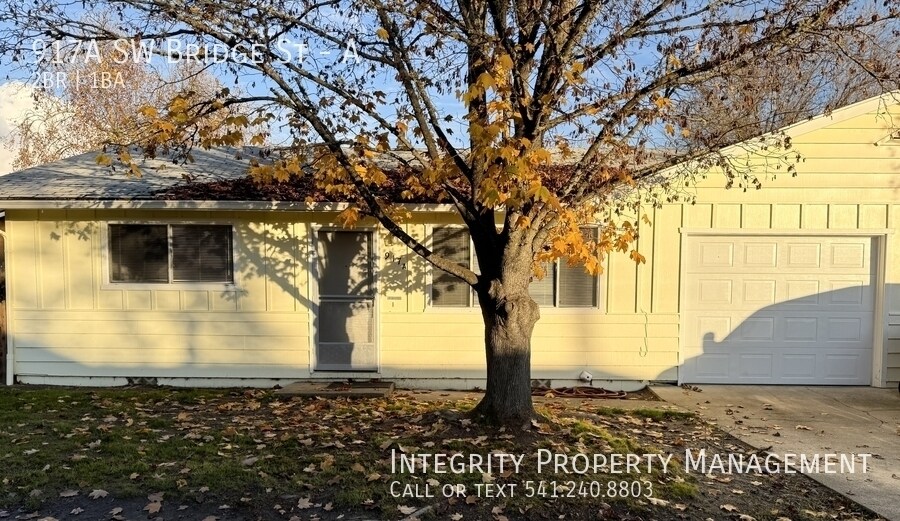 917 SW Bridge St in Grants Pass, OR - Building Photo