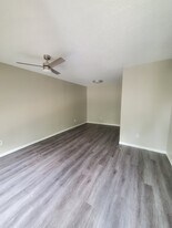 Casa del Sol in Liberty, TX - Building Photo