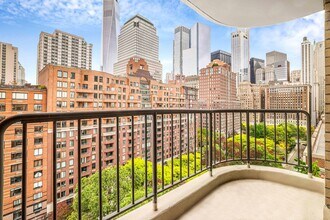 380 Rector Pl in New York, NY - Building Photo - Building Photo