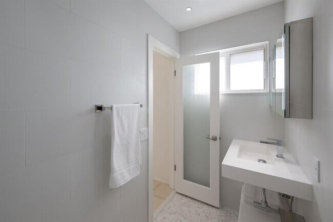 property at 930 Orange Isle