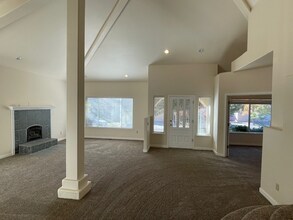 5895 Blue Horizon Dr in Reno, NV - Building Photo - Building Photo