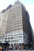 315 Seventh Avenue in New York, NY - Building Photo - Building Photo
