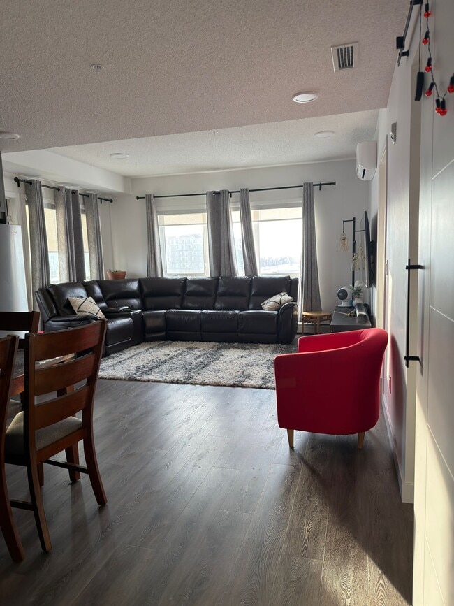 property at 350 Livingston Cmn NE