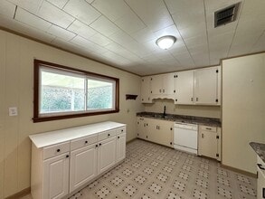 8101 4th St in Laurel Hill, FL - Building Photo - Building Photo